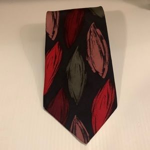 HALSTON III 100% Italian Silk Floral Tie 57”L 4” W